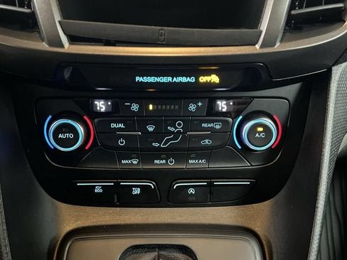 Used 2020 Ford Transit Connect XLT FWD image 18