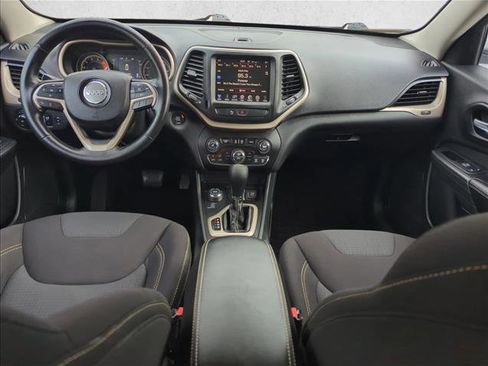 Used 2016 Jeep Cherokee Latitude w/ Comfort/Convenience Group image 27