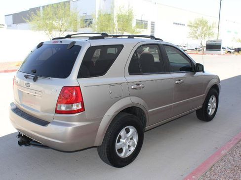 Used 2006 Kia Sorento 4WD image 5