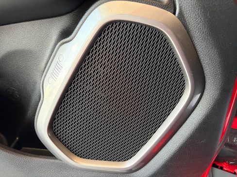 Used 2023 Jeep Renegade Latitude AWD/4WD image 27