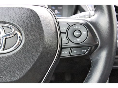 Used 2022 Toyota Corolla Cross LE w/ Moonroof Package FWD image 21