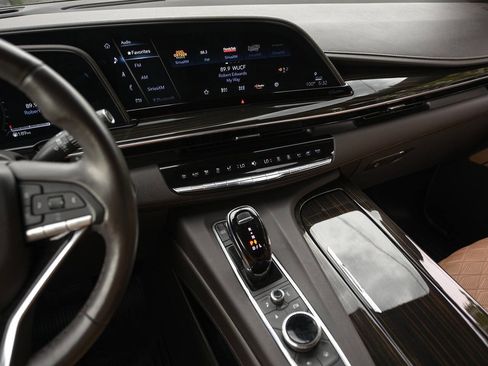 Used 2023 Cadillac Escalade Sport w/ Touring Package RWD image 19