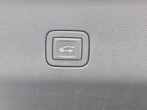 Used 2025 Cadillac Escalade V AWD/4WD image 8