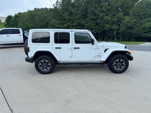 Used 2024 Jeep Wrangler Unlimited Sahara AWD/4WD image 6