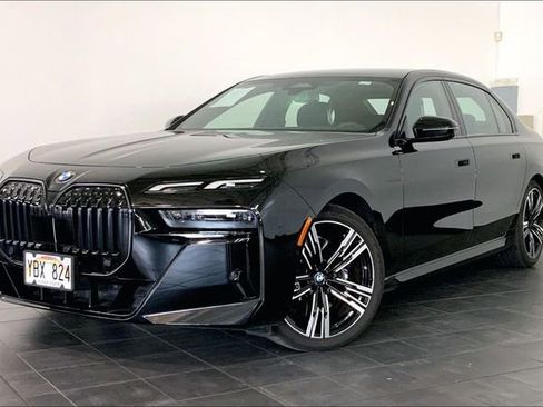 Used 2025 BMW 760i xDrive w/ Premium Package AWD/4WD image 1