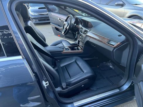 Used 2013 Mercedes-Benz E 350 Sedan image 23