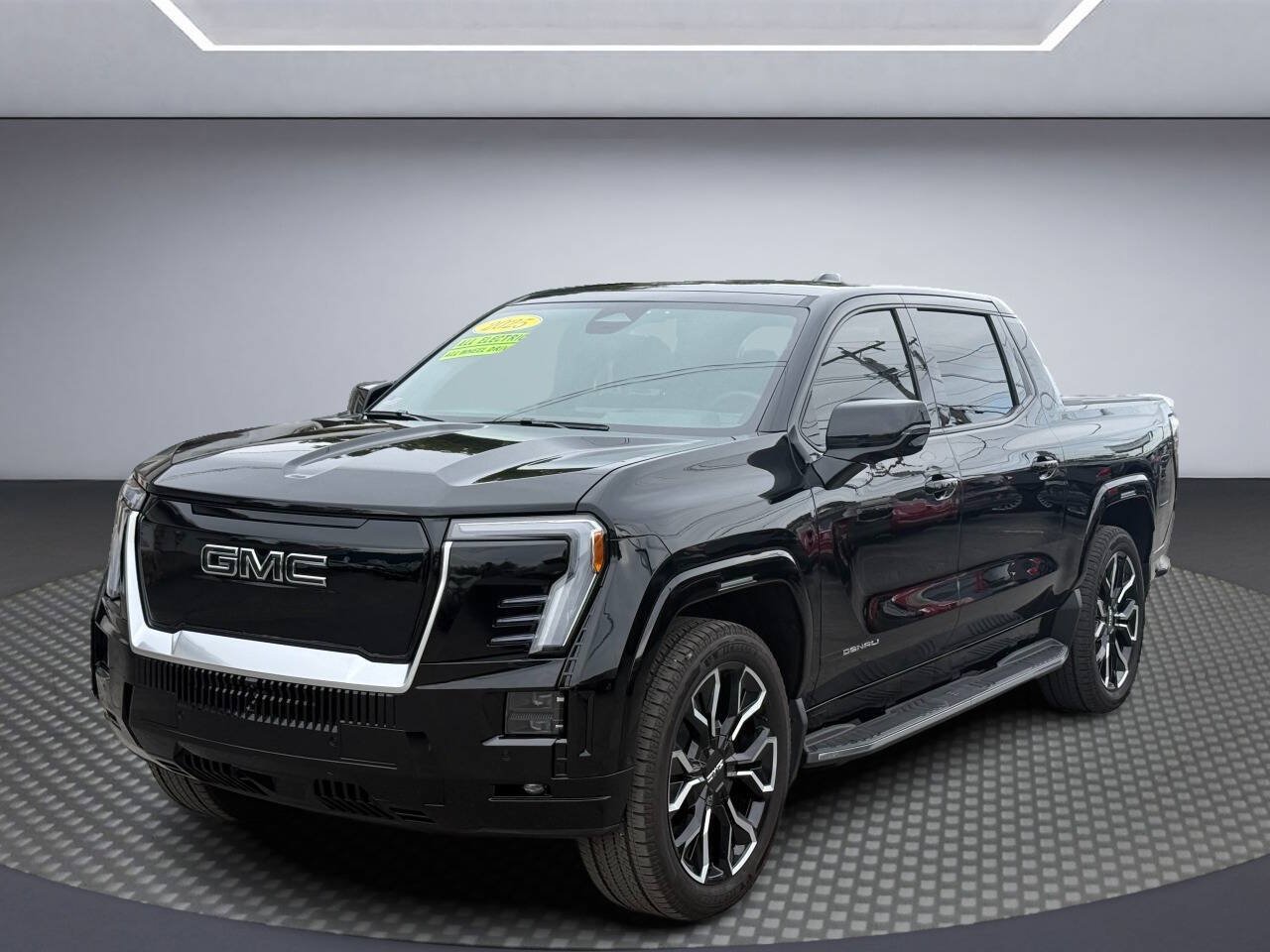 Used 2025 GMC Sierra EV Denali AWD/4WD image 1