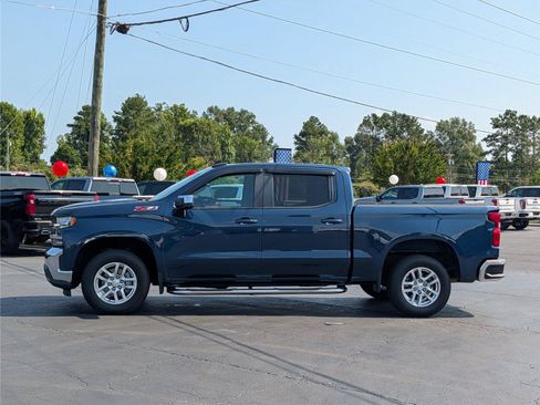 Used 2021 Chevrolet Silverado 1500 LT w/ Z71 Off-Road Package AWD/4WD image 2