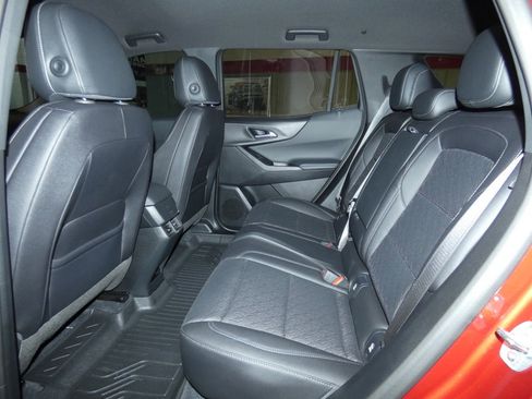 Used 2025 Chevrolet Equinox LT w/ Convenience Package II image 23