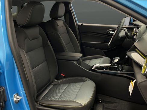 New 2026 Chevrolet Trax LT w/ Driver Confidence Package FWD image 23