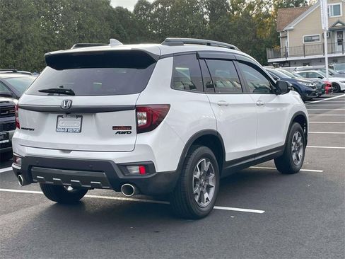 Certified 2022 Honda Passport TrailSport image 5