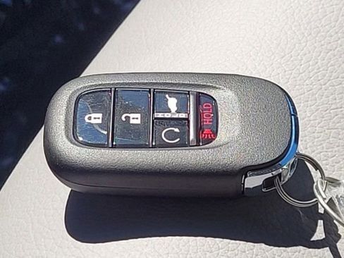 Used 2025 Honda Pilot EX-L image 37
