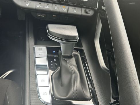 Used 2025 Hyundai Elantra SEL FWD image 36