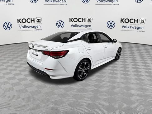 Used 2022 Nissan Sentra SR w/ SR Premium Package FWD image 8
