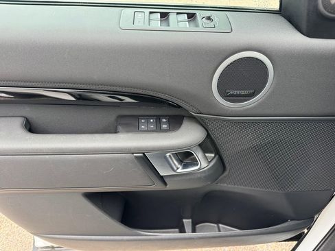 Used 2024 Land Rover Discovery S AWD/4WD image 21