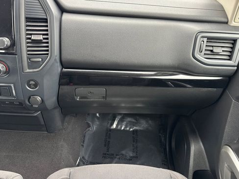 Used 2023 Nissan Titan SV image 28