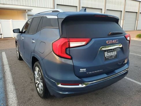 Used 2024 GMC Terrain Denali w/ Denali Premium Package AWD/4WD image 3
