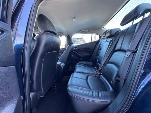 Used 2018 MAZDA MAZDA3 Touring image 14