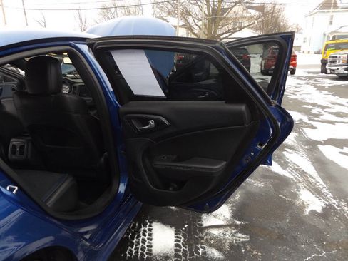 Used 2015 Chrysler 200 S w/ Navigation & Sound Group I image 27