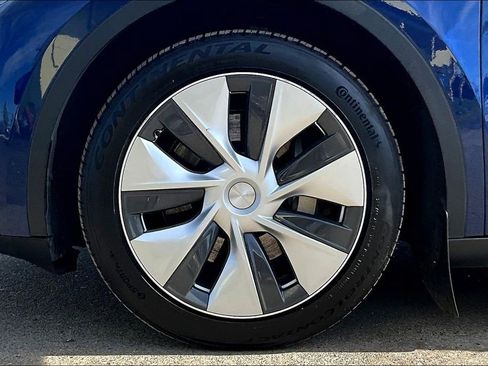 Used 2023 Tesla Model Y Long Range AWD/4WD image 12