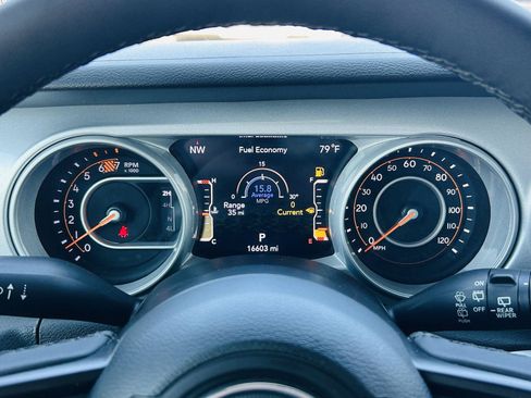 Used 2023 Jeep Wrangler Unlimited Sport w/ Sun And Sound Package AWD/4WD image 19