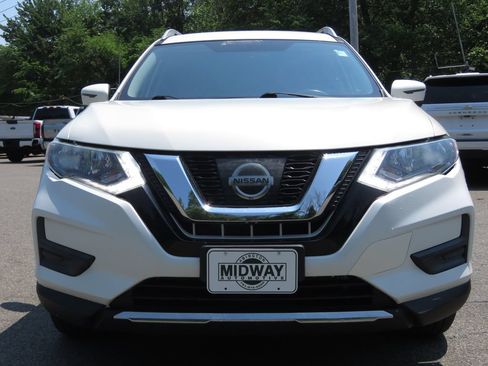 Used 2017 Nissan Rogue SV w/ SV Premium Package AWD/4WD image 2