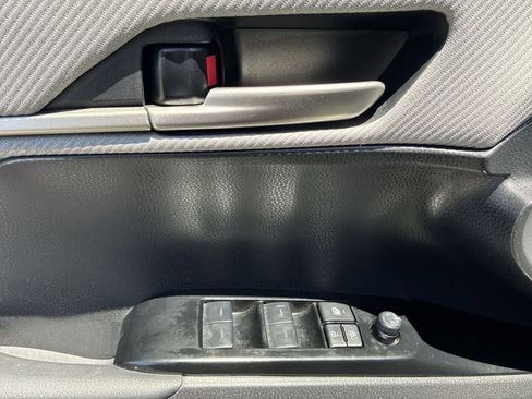 Used 2025 Toyota Camry SE w/ Convenience Package FWD image 10