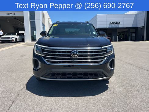 Used 2024 Volkswagen Atlas SE FWD image 2