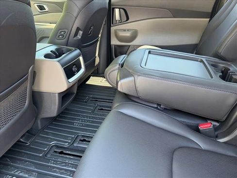 New 2026 Kia Carnival EX image 15