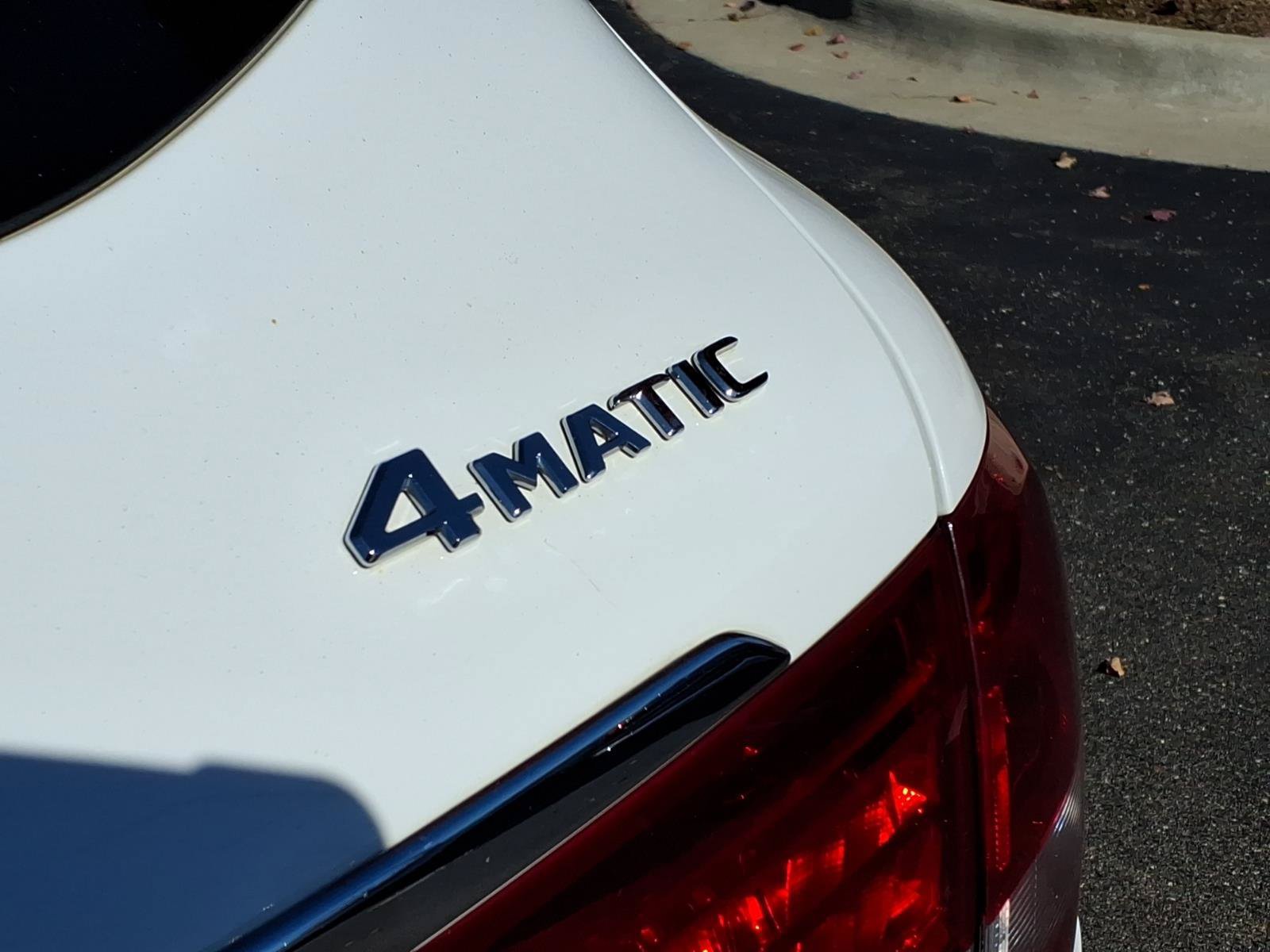 Used 2019 Mercedes-Benz GLC 300 4MATIC image 9