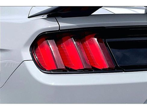 Used 2017 Ford Mustang Shelby GT350 RWD image 29