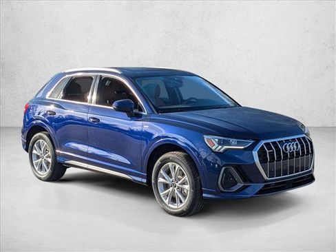 Certified 2025 Audi Q3 2.0T Premium w/ Convenience Package image 3