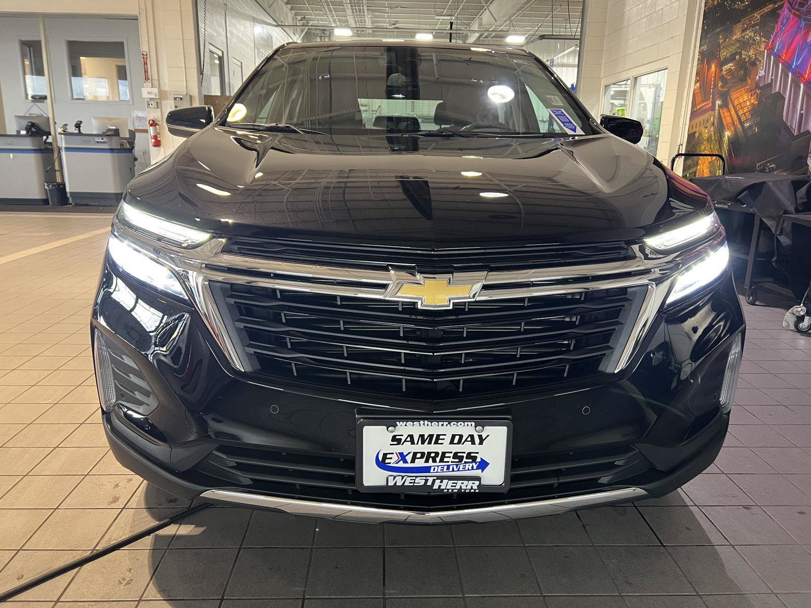 Used 2024 Chevrolet Equinox LT AWD/4WD image 2
