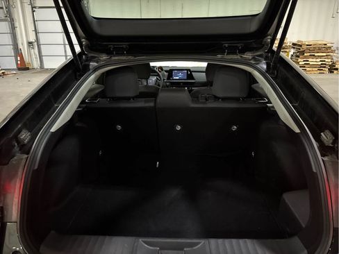 Used 2025 Toyota Prius LE FWD image 6