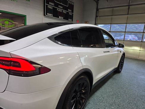 Used 2018 Tesla Model X 75D AWD/4WD image 7