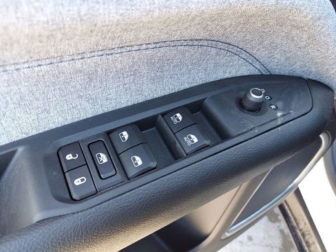 New 2023 Jeep Compass Latitude w/ Mopar Graphics Package image 11