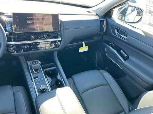 New 2026 Nissan Pathfinder SL w/ SL Premium Package AWD/4WD image 24