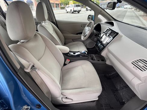 Used 2011 Nissan Leaf SL FWD image 11