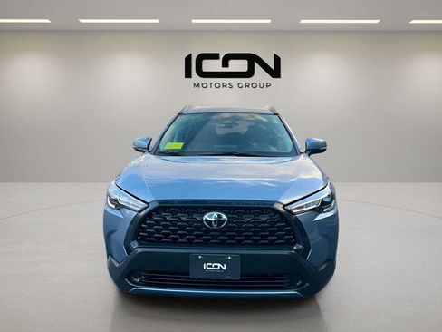 Used 2024 Toyota Corolla Cross LE image 2