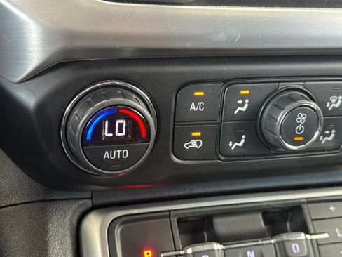 Used 2020 GMC Acadia SLE w/ Driver Convenience Package FWD image 30
