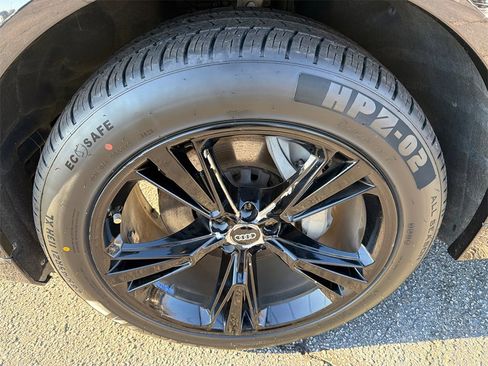 Used 2019 Audi Q8 Premium w/ Convenience Package image 11