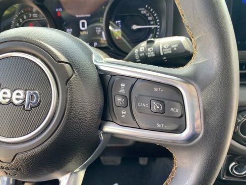 Used 2024 Jeep Wrangler Unlimited Sahara AWD/4WD image 19