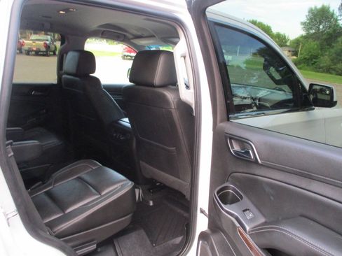 Used 2017 Chevrolet Tahoe LT w/ Luxury Package AWD/4WD image 26