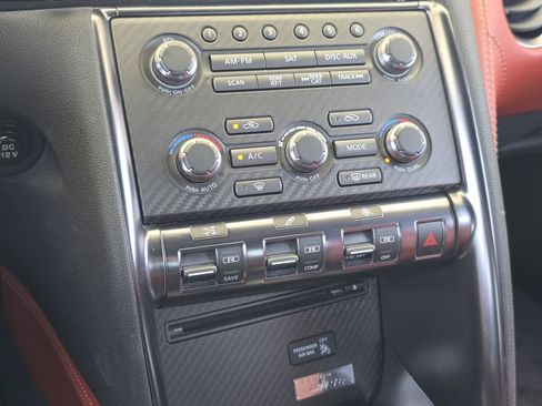 Used 2016 Nissan GT-R Premium AWD/4WD image 16
