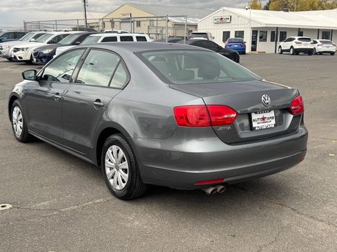 Used 2013 Volkswagen Jetta S image 3