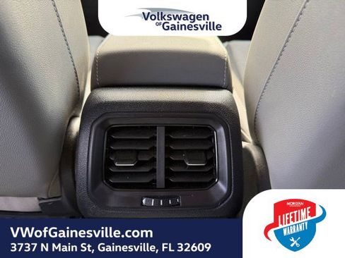 Used 2022 Volkswagen Taos SE image 12