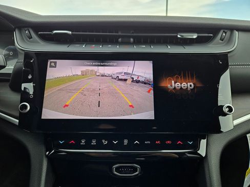 New 2026 Jeep Grand Cherokee Altitude AWD/4WD image 23