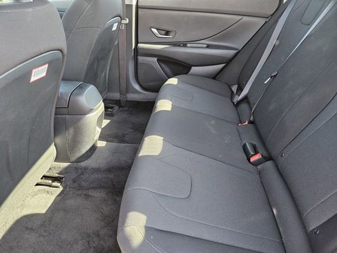 Used 2025 Hyundai Elantra SE image 20