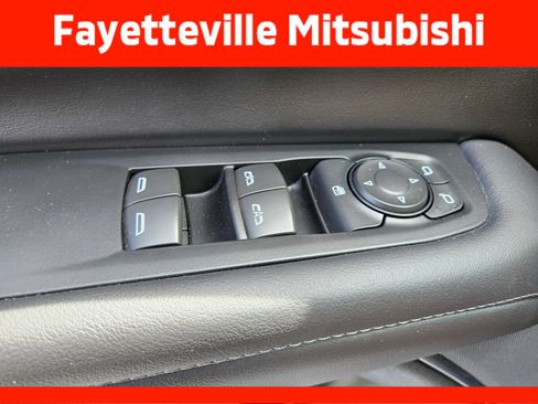 Used 2025 Chevrolet Suburban Z71 AWD/4WD image 29