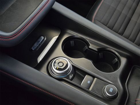 Used 2025 Ford Explorer ST-Line w/ ST-Line Street Pack image 19